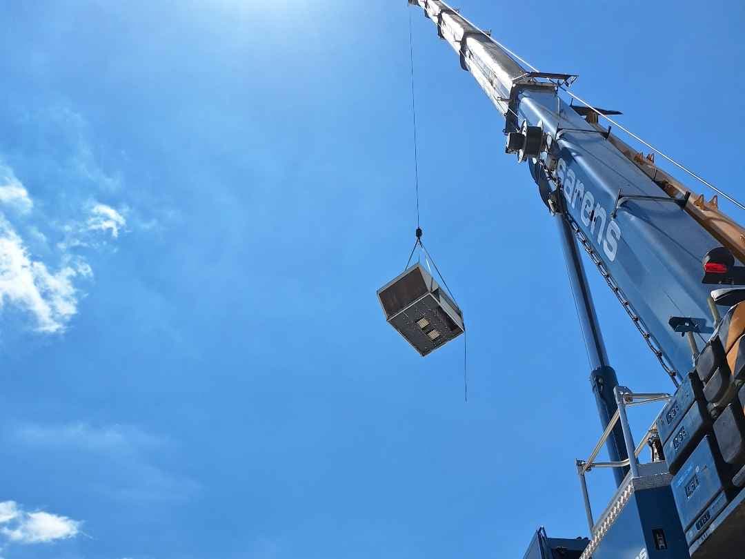 Sarens Supports HVAC Upgrade Project as Texas Power Demand Expected to Hit Record High