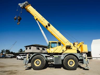 2004 GROVE RT-890E   #2476