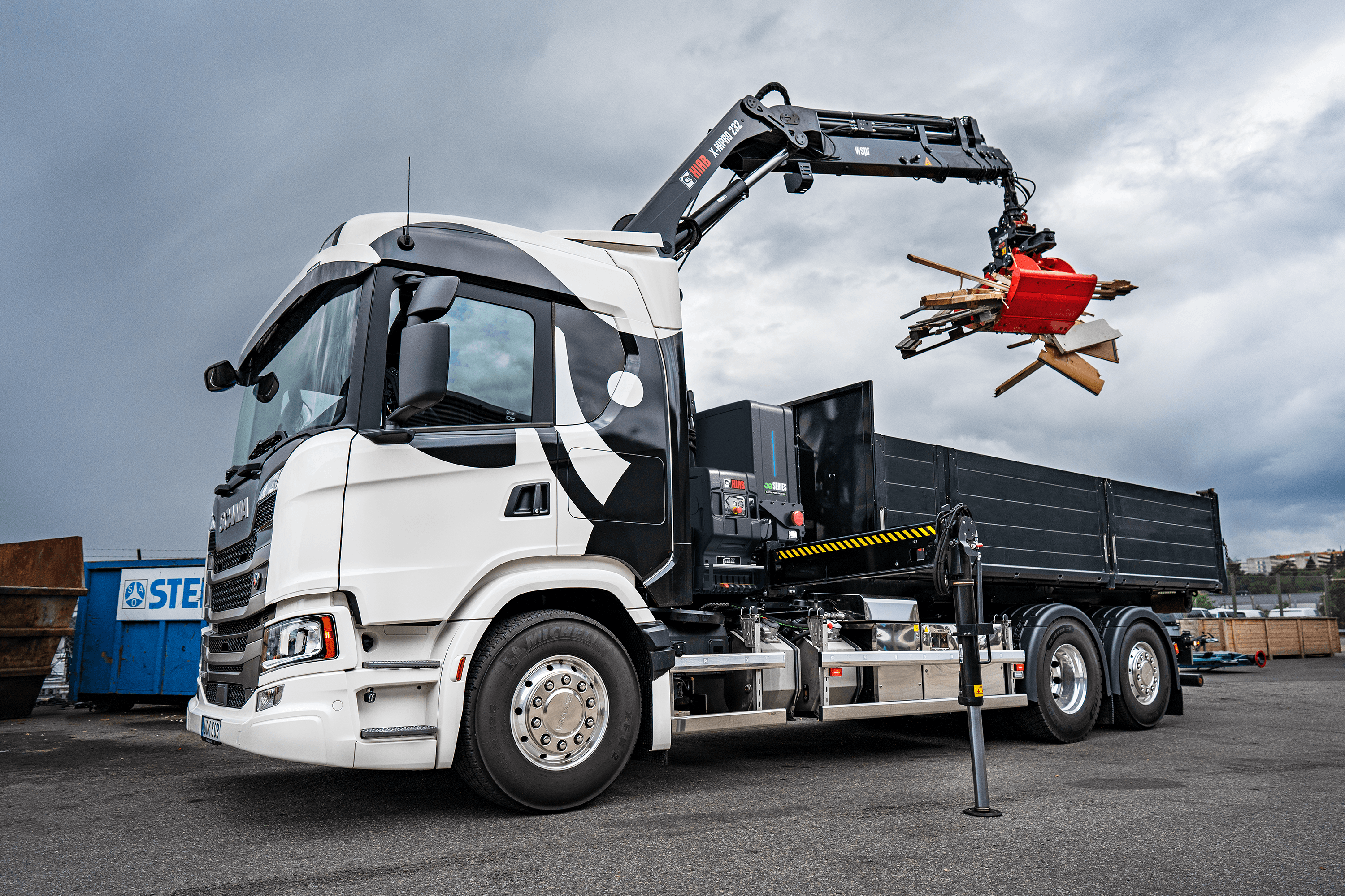 Hiab Unveils Advanced Electric Hybrid Crane Solution