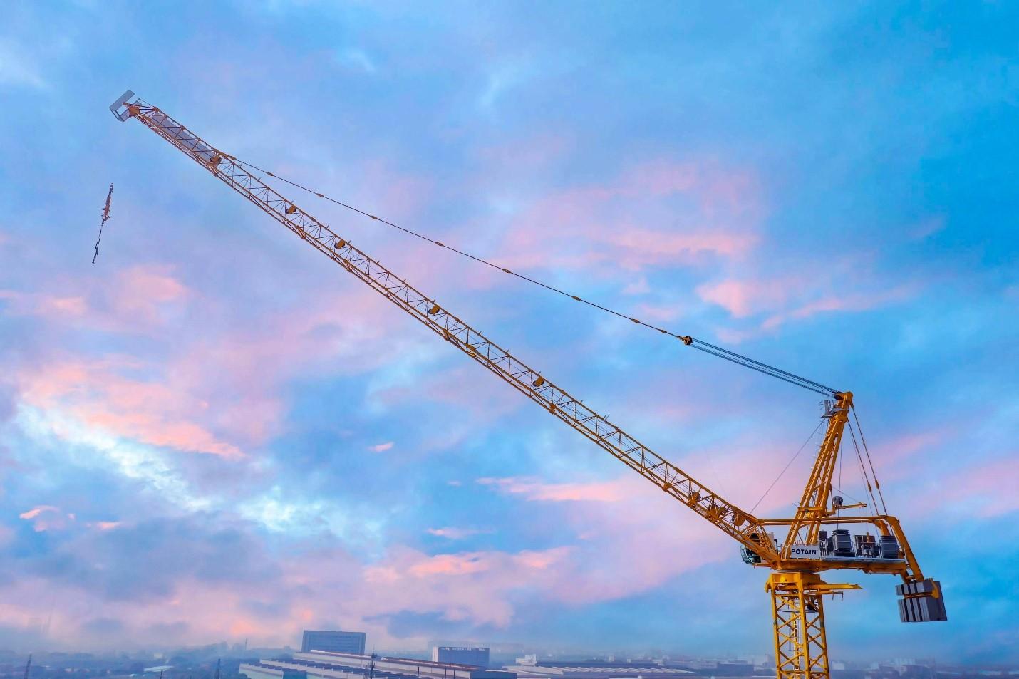 Manitowoc Introduces Potain MCR 635 Luffing Jib Tower Crane