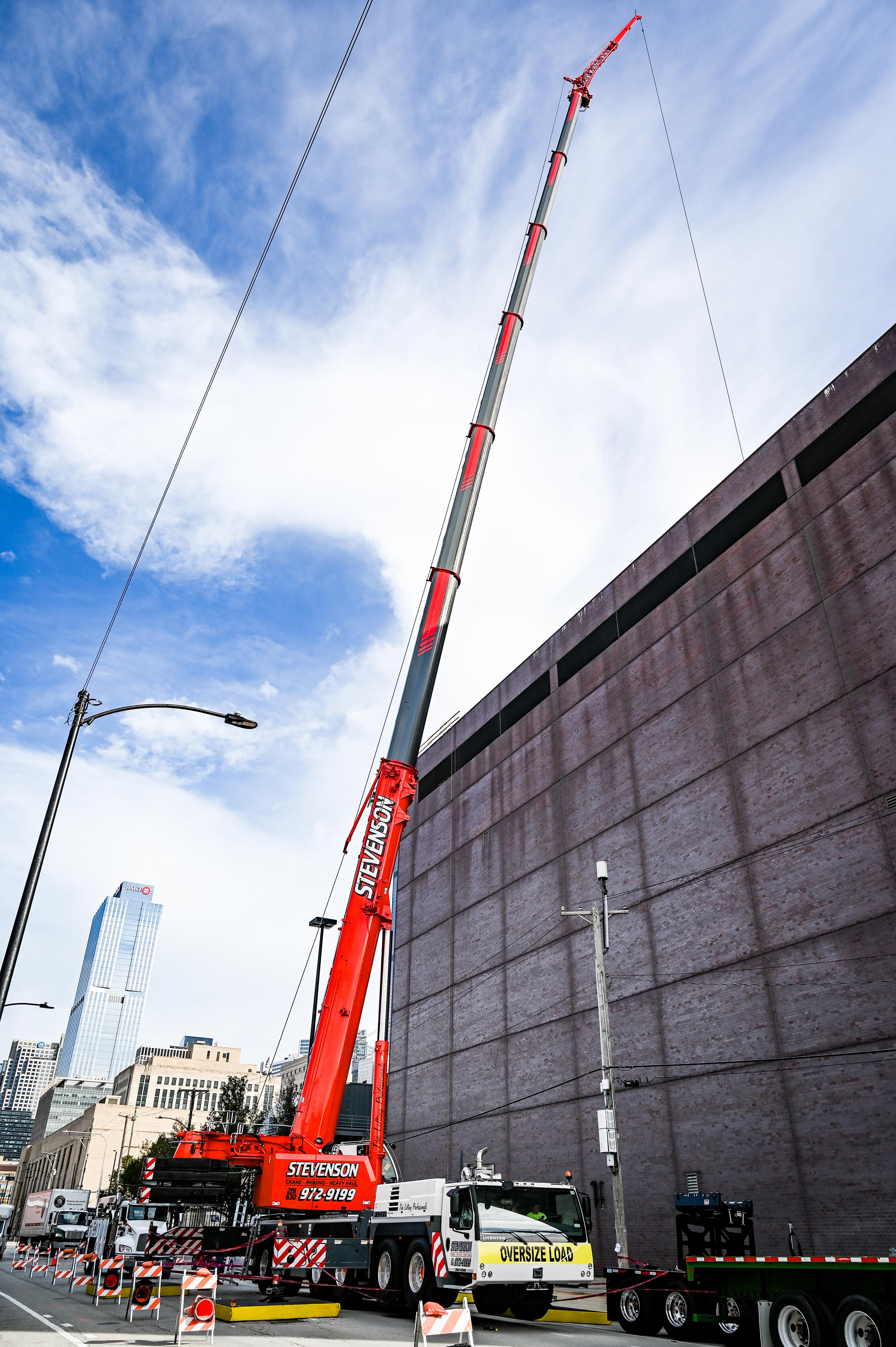 Liebherr LTM 1300-6.3 Made All Lifts from One Spot at Chicago Data Center