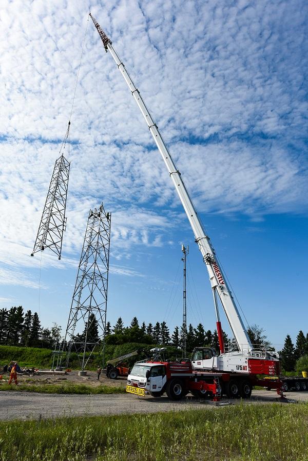 Link-Belt 175|AT is Fast, Precise for Cell Tower Erection