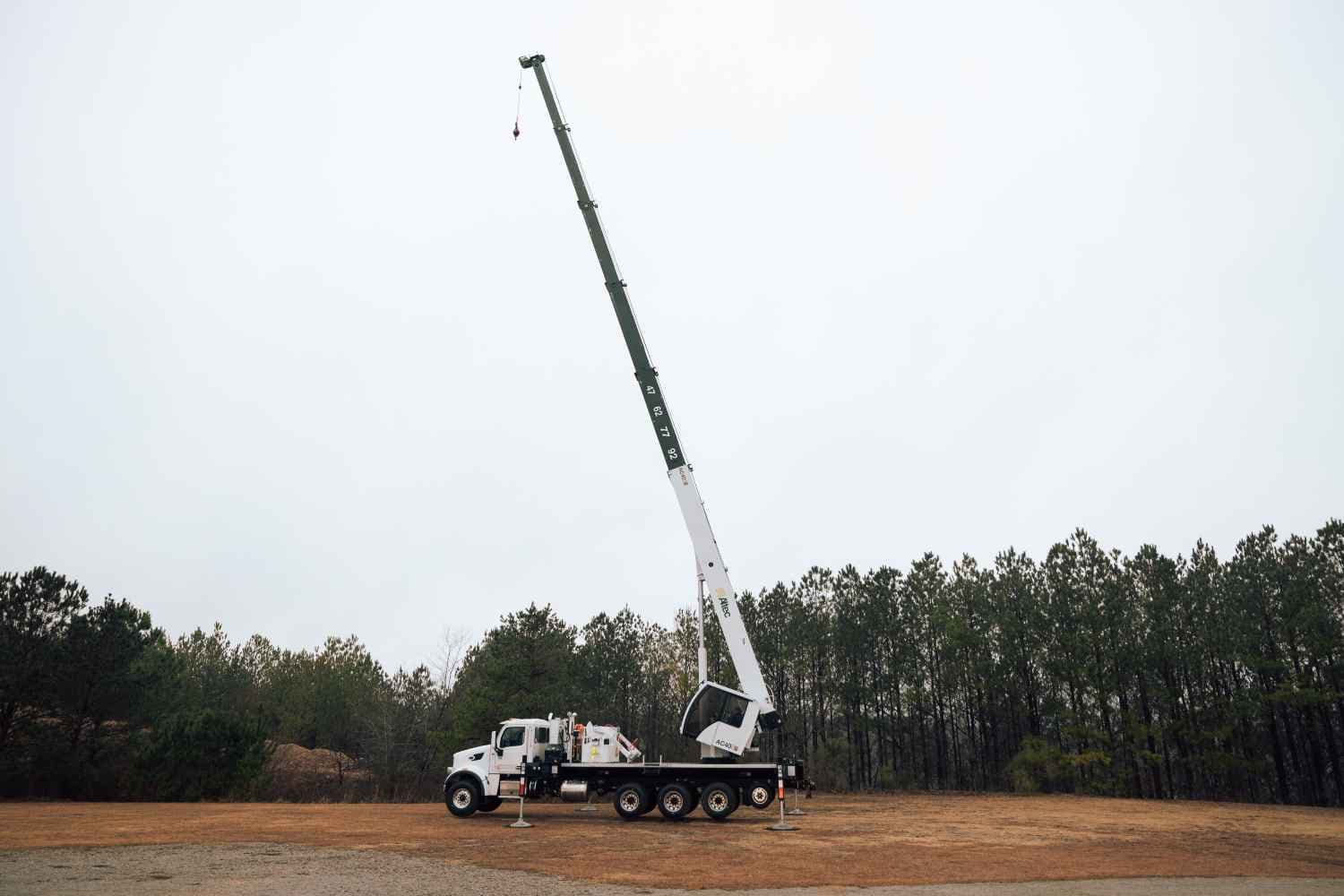 Altec to Showcase AC40E Boom Truck Crane at ConExpo 2026